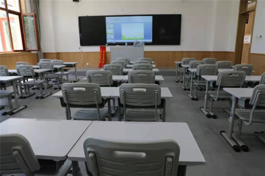 博仕有成課桌椅進駐唐山西那母君華小學(圖4)