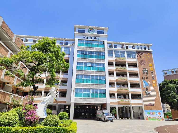博恩午休課桌椅進駐雁田小學